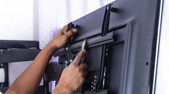 hang TV Dublin Bar TV wall mounting by Smart Sat Connect